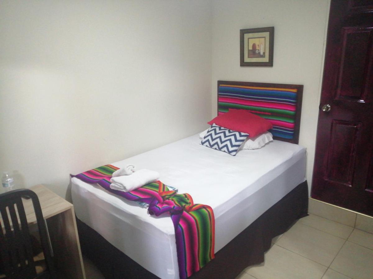 Hotel Antiguo Antiguo Cuscatlán 客房 照片
